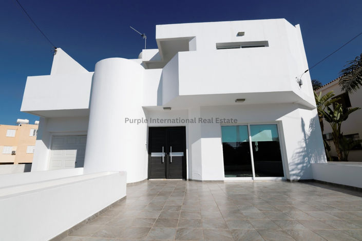 Image No.20-3 Bed Villa for sale