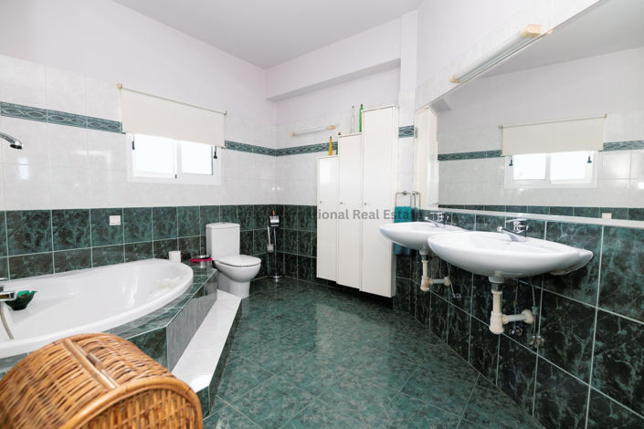 Image No.37-3 Bed Villa for sale