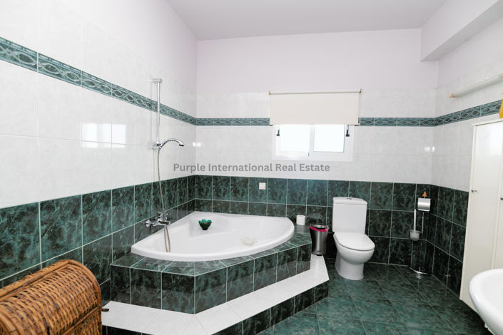 Image No.38-3 Bed Villa for sale