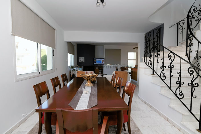 Image No.8-3 Bed Villa for sale