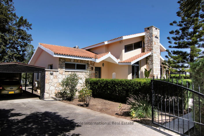 Image No.1-4 Bed Villa for sale