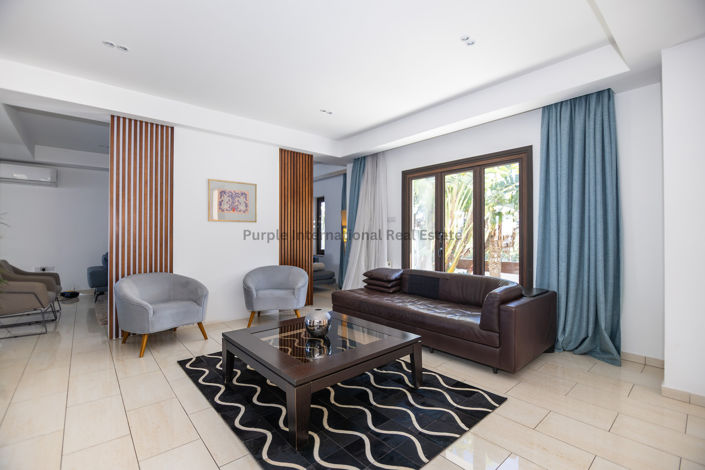 Image No.6-Villa de 6 chambres à vendre à Famagusta