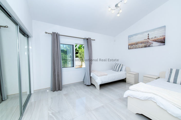 Image No.19-Villa de 4 chambres à vendre à Sea Caves