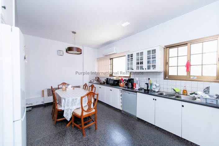 Image No.12-7 Bed Villa for sale