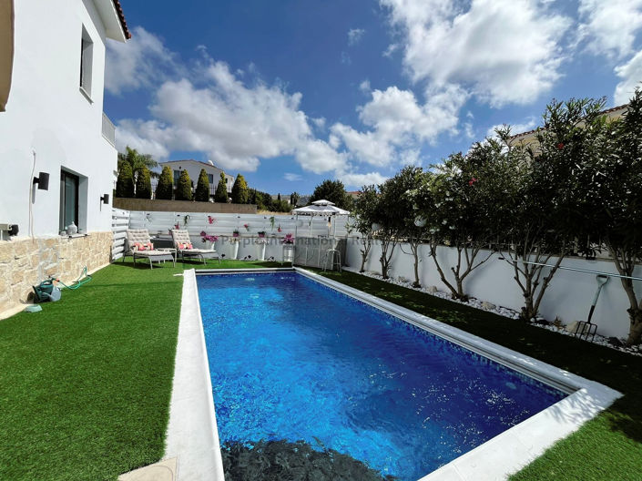 Image No.34-4 Bed Villa for sale