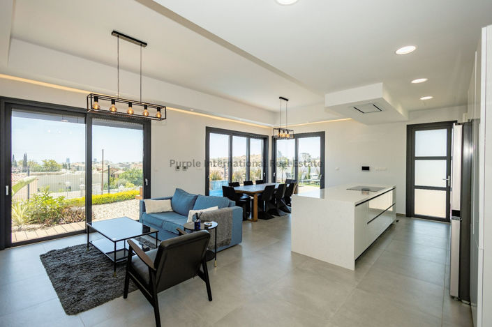 Image No.2-Villa de 4 chambres à vendre à Agios Athanasios