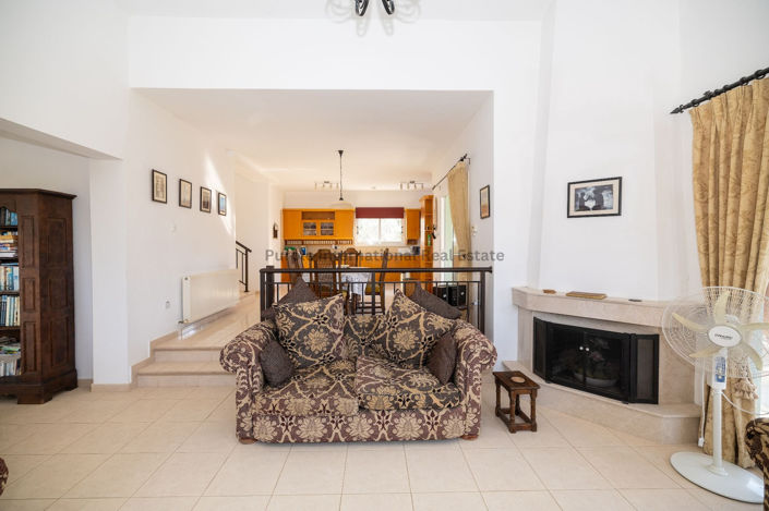 Image No.3-4 Bed Villa for sale