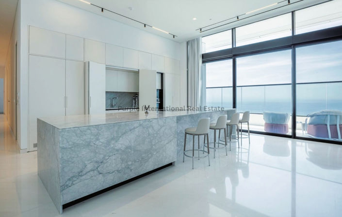 Image No.12-4 Bed Apartment for sale