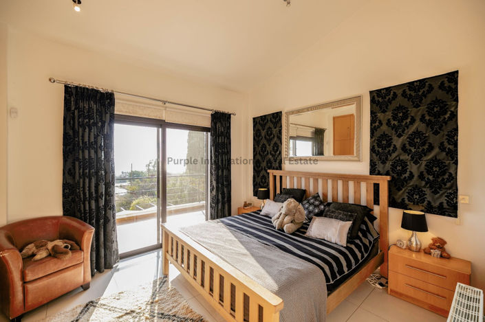 Image No.12-3 Bed Villa for sale