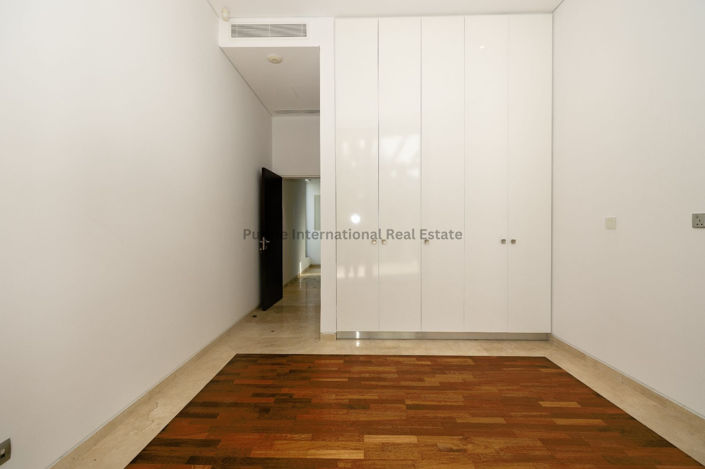 Image No.12-5 Bed Villa for sale