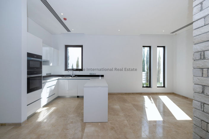 Image No.3-5 Bed Villa for sale