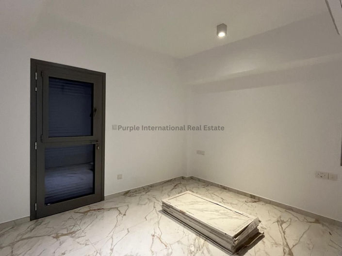 Image No.20-7 Bed Villa for sale