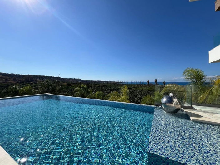 Image No.40-7 Bed Villa for sale