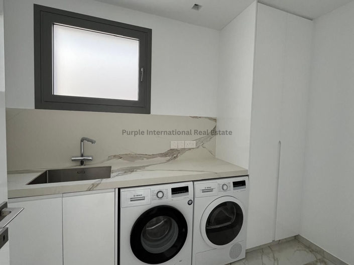 Image No.9-7 Bed Villa for sale