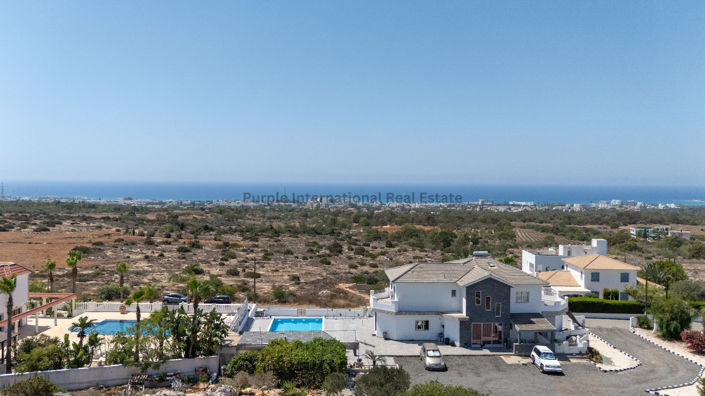 Image No.1-5 Bed Villa for sale