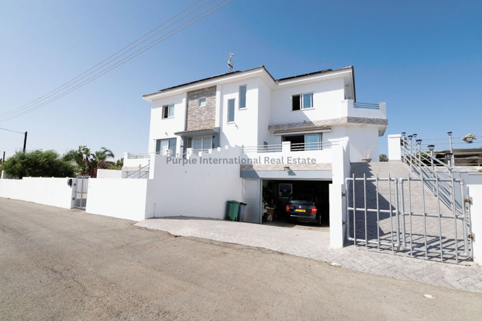 Image No.27-5 Bed Villa for sale