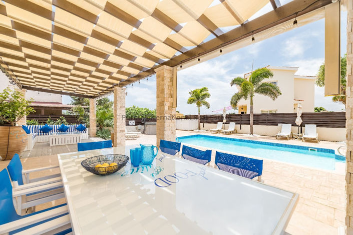 Image No.1-4 Bed Villa for sale