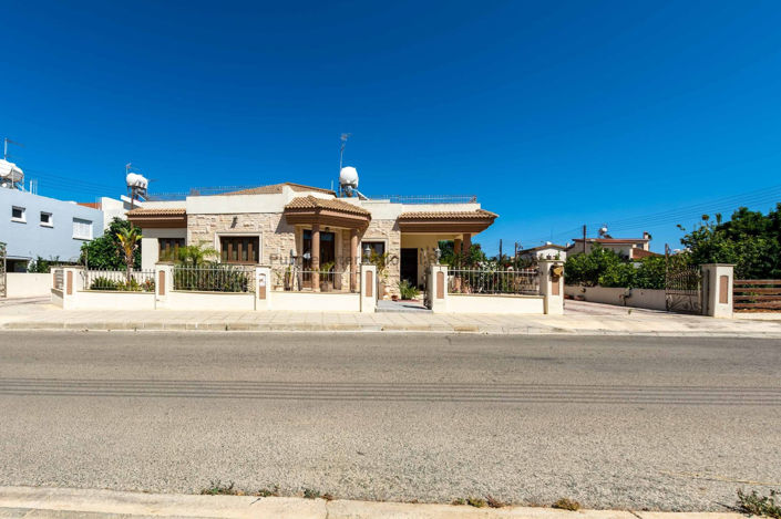 Image No.1-3 Bed House for sale