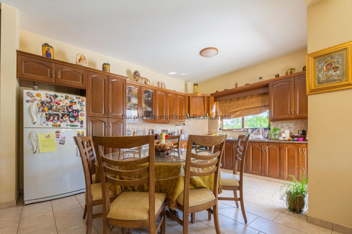 Image No.13-3 Bed House for sale