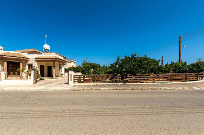 Image No.6-3 Bed House for sale