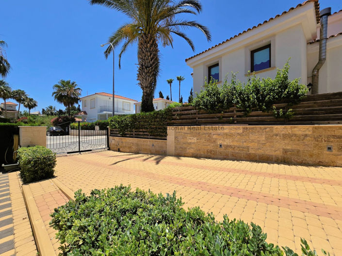 Image No.17-4 Bed Villa for sale