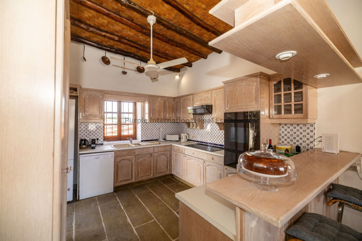 Image No.6-3 Bed House for sale