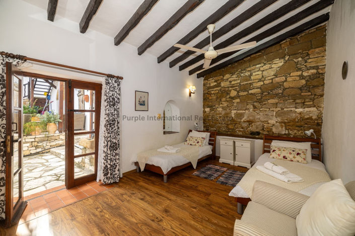 Image No.10-3 Bed House for sale