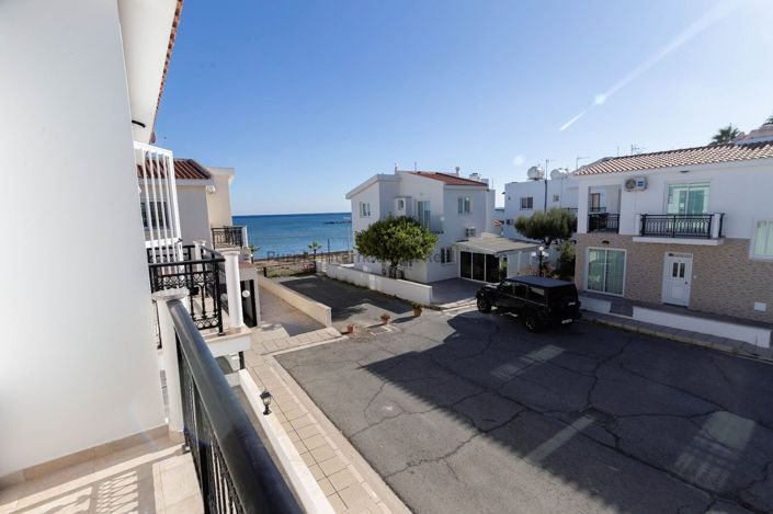 Image No.19-3 Bed Villa for sale