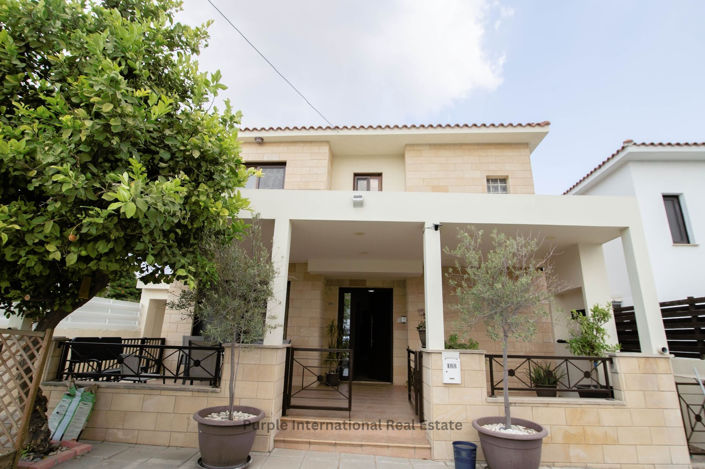 Image No.1-4 Bed Villa for sale
