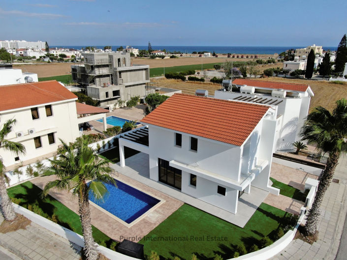Image No.1-4 Bed Villa for sale