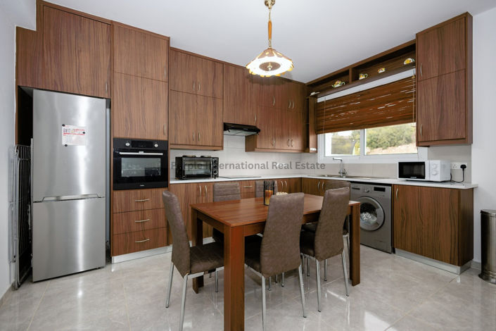 Image No.14-3 Bed House for sale