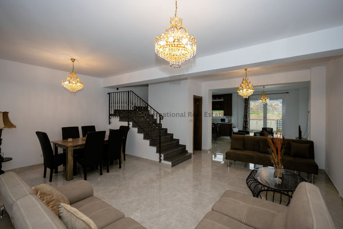 Image No.5-3 Bed House for sale