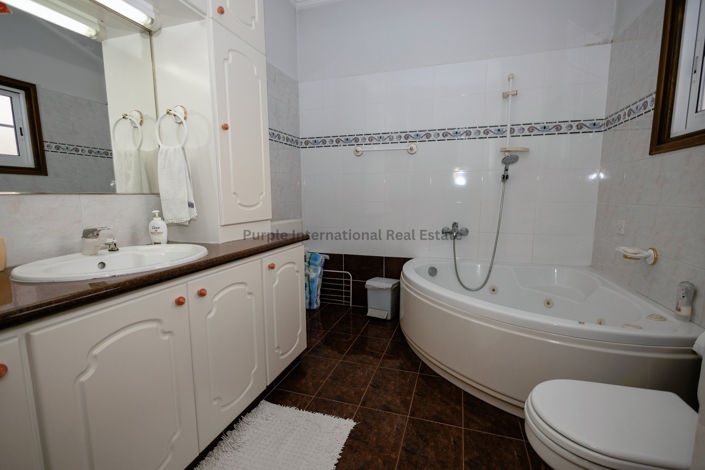 Image No.17-4 Bed Villa for sale