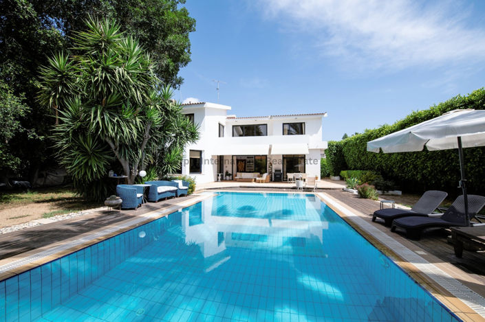 Image No.1-3 Bed Villa for sale