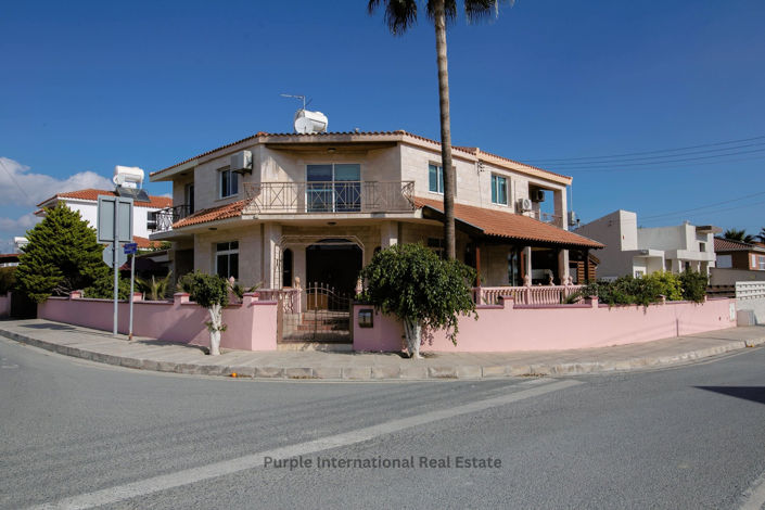Image No.1-Villa de 5 chambres à vendre à Tersefanou