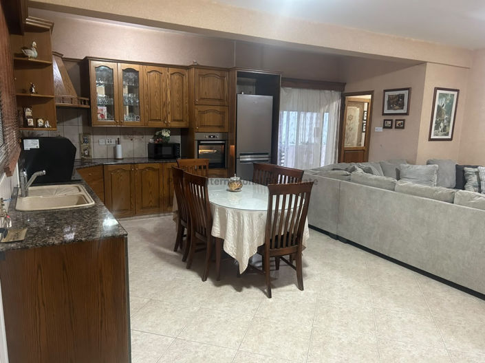 Image No.3-4 Bed Villa for sale