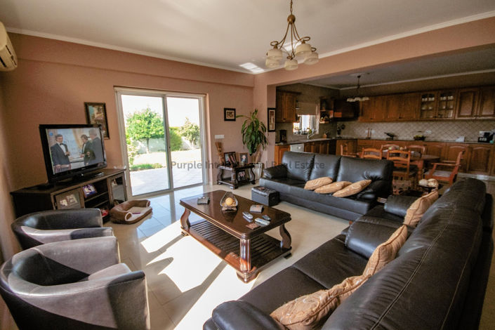 Image No.2-Villa de 4 chambres à vendre à Kiti