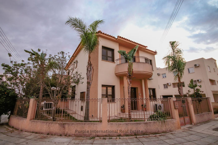Image No.1-3 Bed Villa for sale