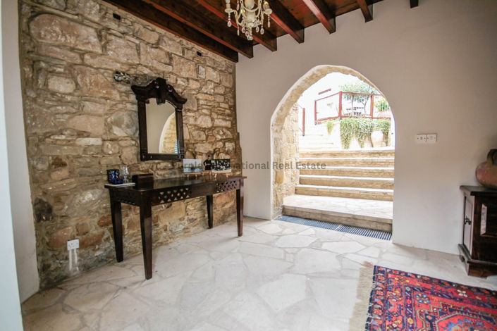 Image No.18-4 Bed House for sale