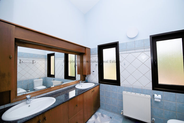 Image No.26-5 Bed Villa for sale