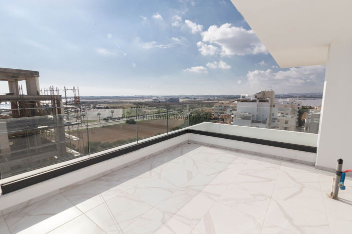 Image No.28-2 Bed Apartment for sale