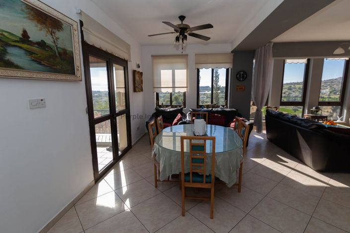 Image No.16-7 Bed House for sale