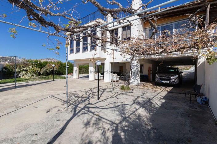 Image No.38-7 Bed House for sale