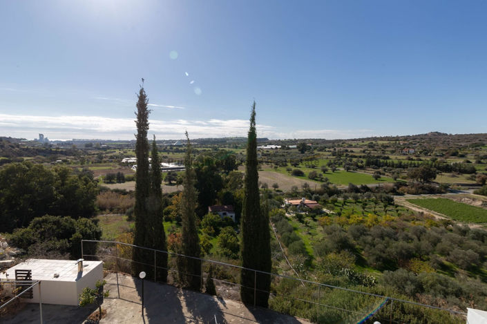 Image No.43-7 Bed House for sale