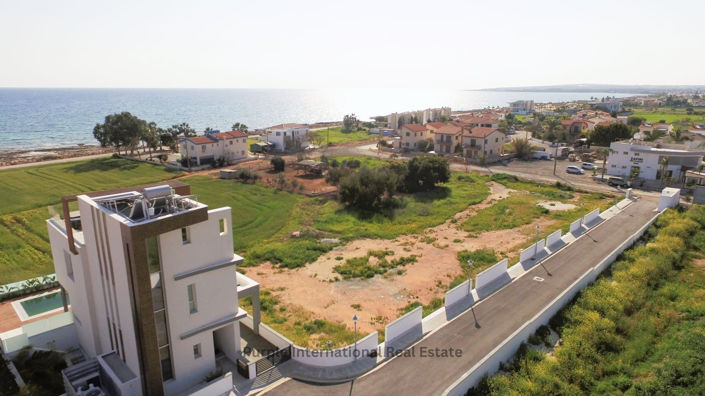 Image No.1-4 Bed Villa for sale