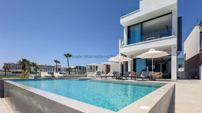 Image No.35-4 Bed Villa for sale