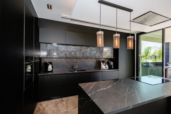 Image No.3-5 Bed Villa for sale