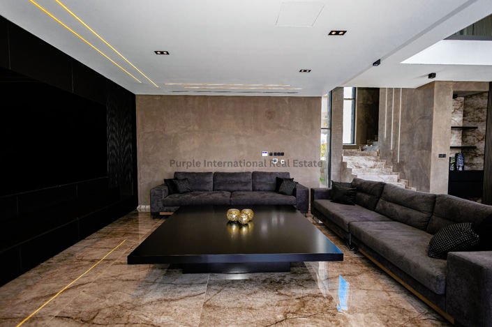 Image No.8-5 Bed Villa for sale