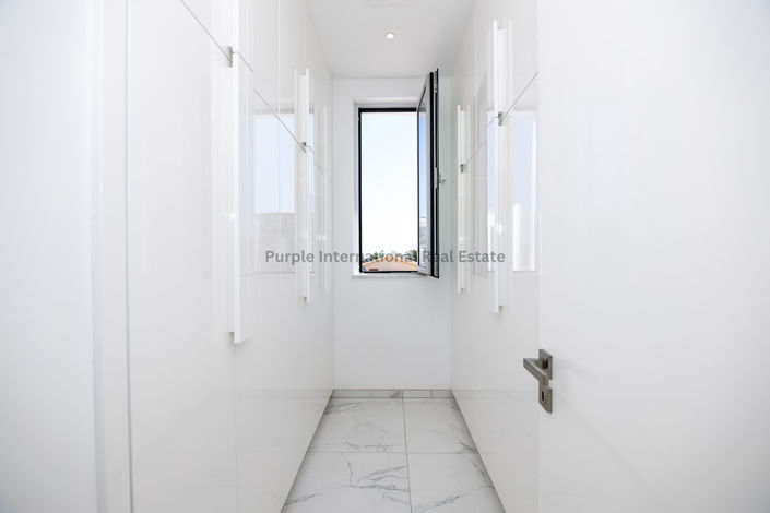 Image No.16-5 Bed Villa for sale