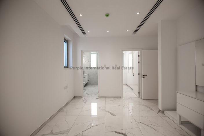 Image No.20-5 Bed Villa for sale